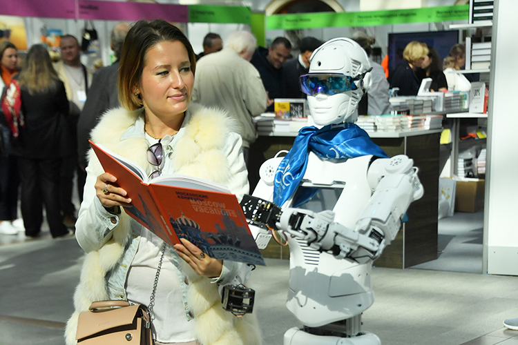 Амазон назначает Питера ДеСантиса руководителем новой AI-организации